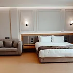 Holiday Hotel 4*