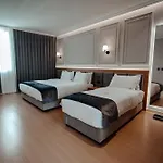 Holiday Hotel 4*