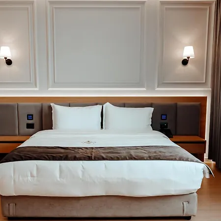 Ξενοδοχείο Holiday Hotel