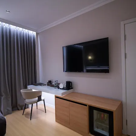 Holiday Hotel 4*