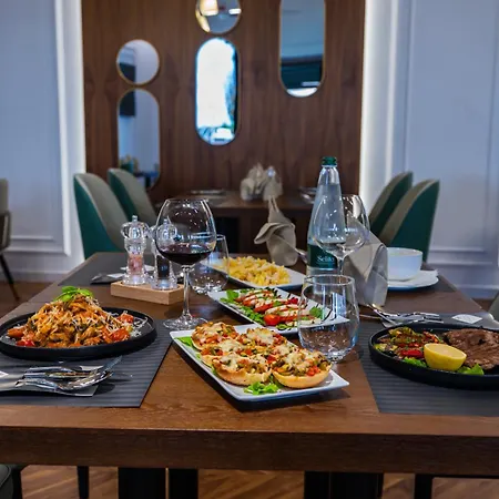 فندق Holiday Hotel Rinas