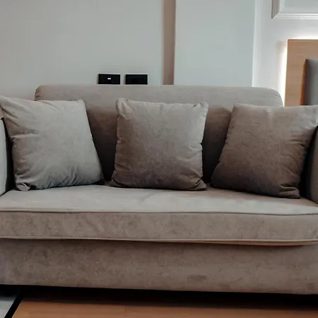 فندق Holiday Hotel 4*