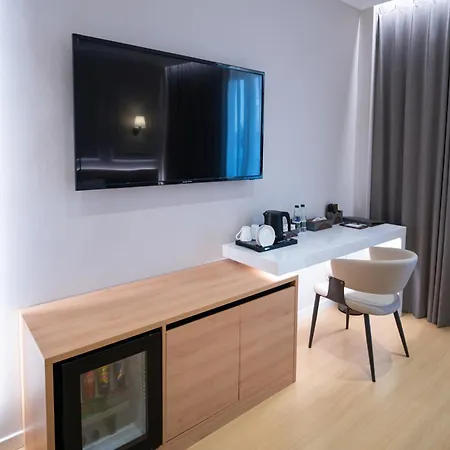 Holiday Hotel 4*