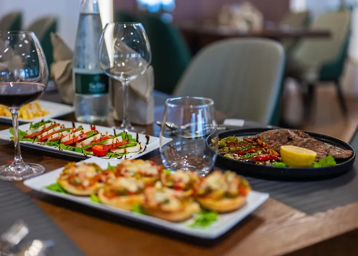 Holiday Hotel Hotel 4*