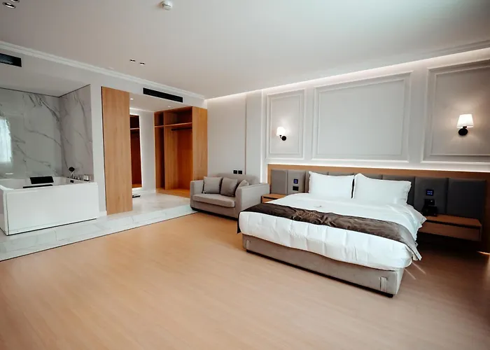 Holiday Hotel Hotel Rinas