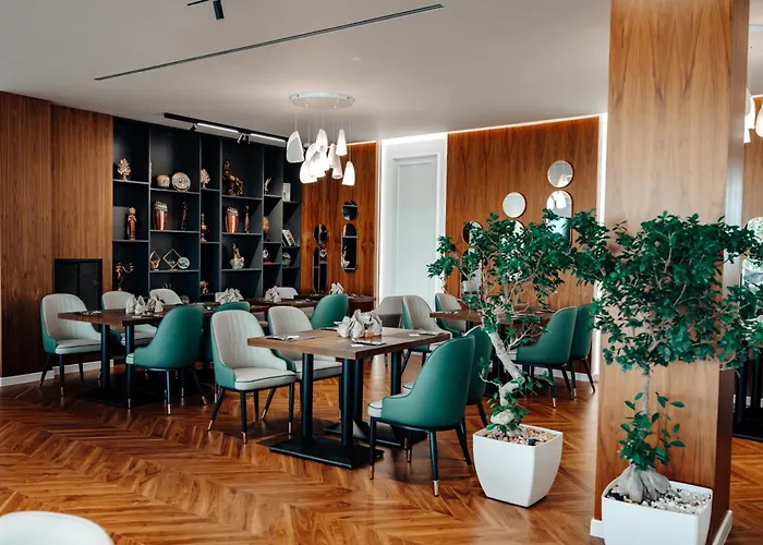 Hotel Holiday Hotel 4*