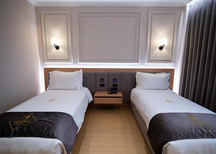 Holiday Hotel Hotel 4*