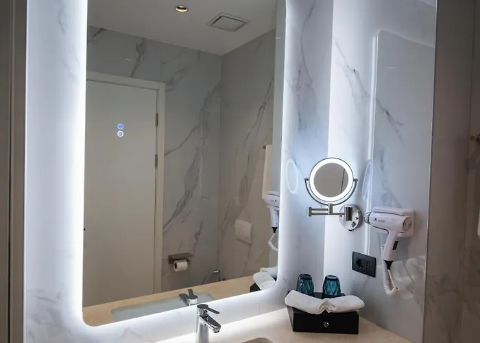 Hotel Holiday Hotel 4*